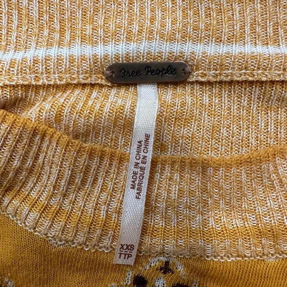 Free People Crewneck Sweater-Size XXS - Picture 3 of 7